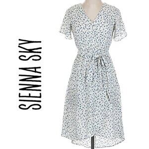 Sienna Sky Women's High Low Short Sleeve Dress, White and Blue Floral, Size L